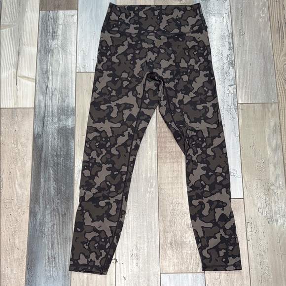 Paragon Fitwear leggings sz L, reposhing don’t fit, run like a size medium s - Picture 1 of 3